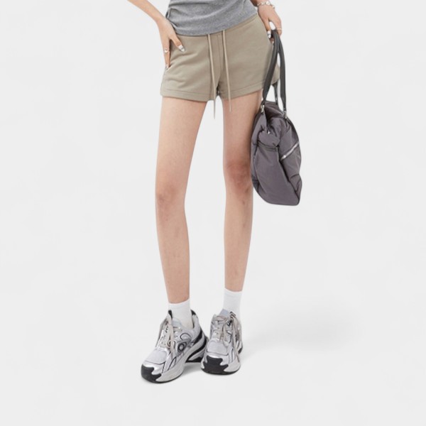 Women's Relaxed Fit/Loose Fit Cargo Shorts - Image 5