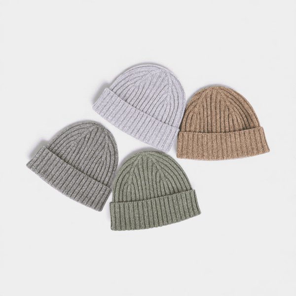 Skin-friendly brushed simple wool hat autumn and winter outdoor warm knitted hat integrated seamless solid color men's and women's cold hat