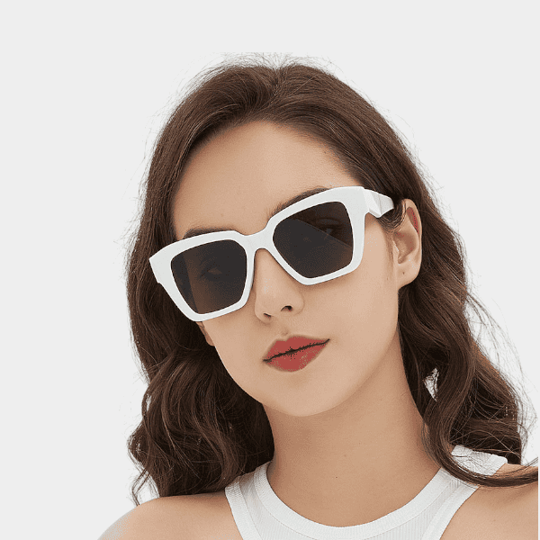 Personalized big frame hot girl 5654 European and American sun-proof UV-proof niche sunglasses fashionable face-looking small toad sunglasses