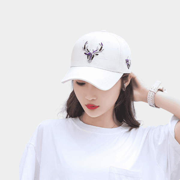In stock high-end baseball cap men and women embroidered deer head sun-proof baseball sun hat spring and summer Four Seasons peaked cap live broadcast