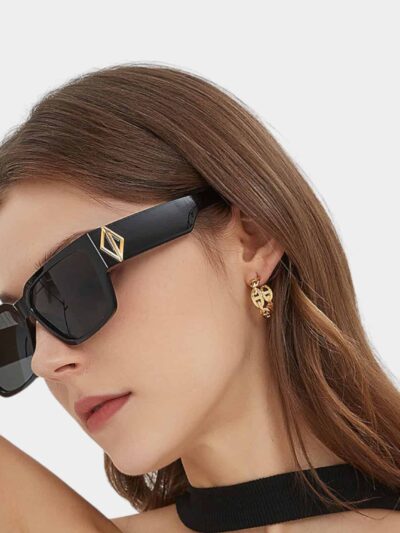 2024 sister Tuo fashion 5483 personality hip hop thick frame sunglasses European and American hot girl Street shooting UV-proof sunglasses